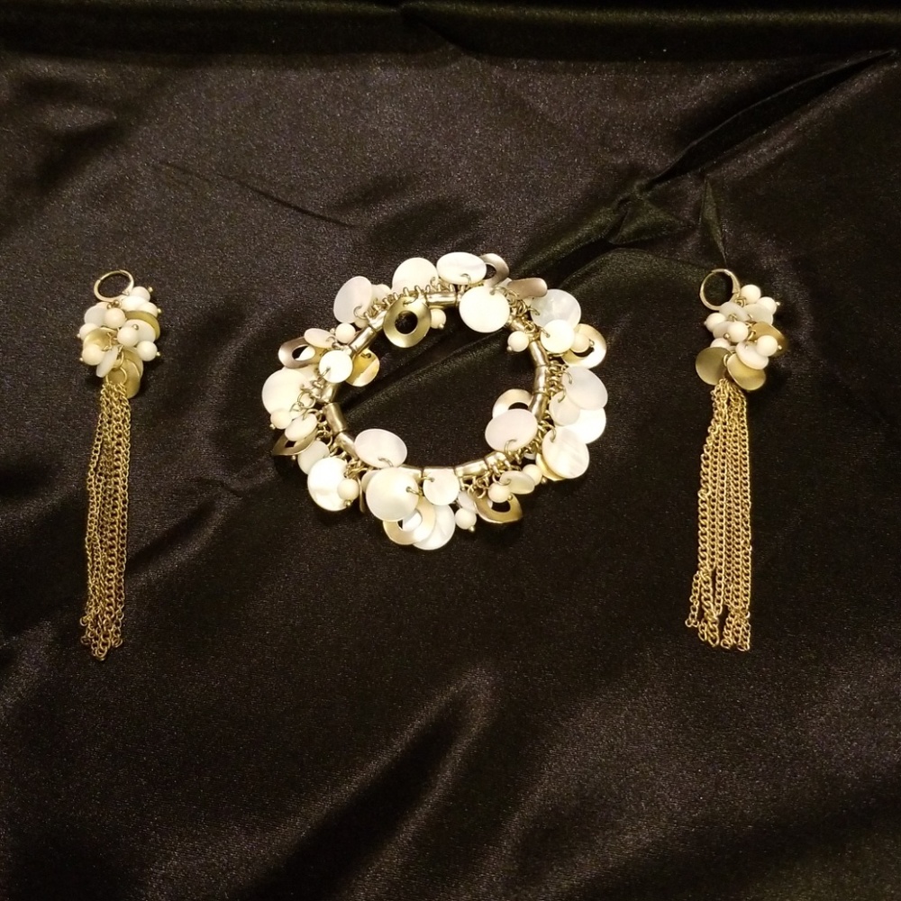 Cream and Gold Earring and Bracelet Set